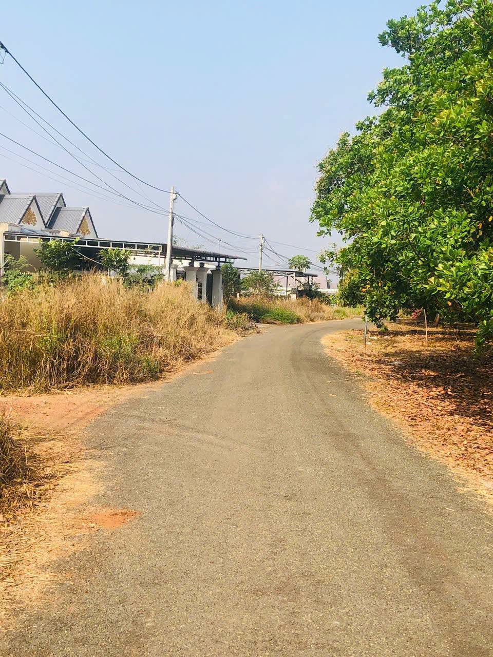 Cần bán đất Bình Phước, mặt tiền DT757, sổ sẵn, dân ở đông