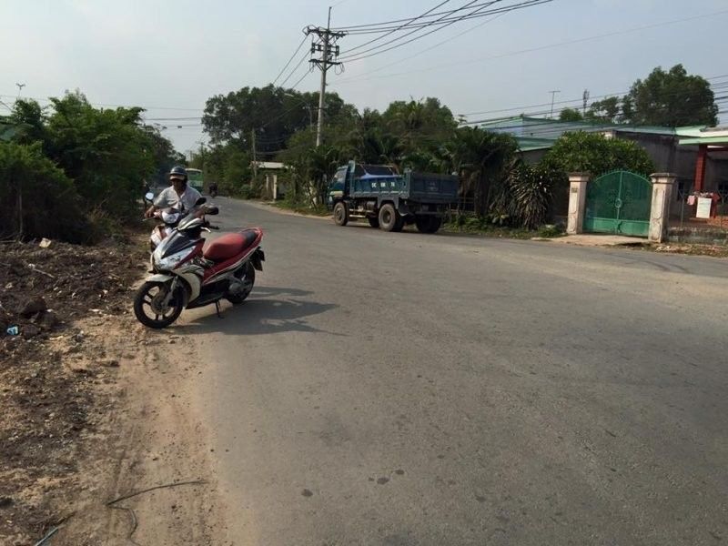 Ông anh thua cá độ bán gấp lô đất đường nhựa ngay Vsip III