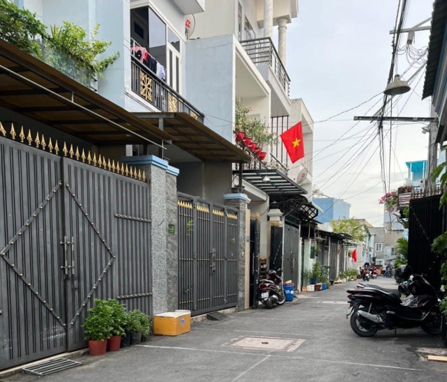 Cần bán căn nhà trung tâm đường 339 Phước Long B, Tp. Thủ Đức