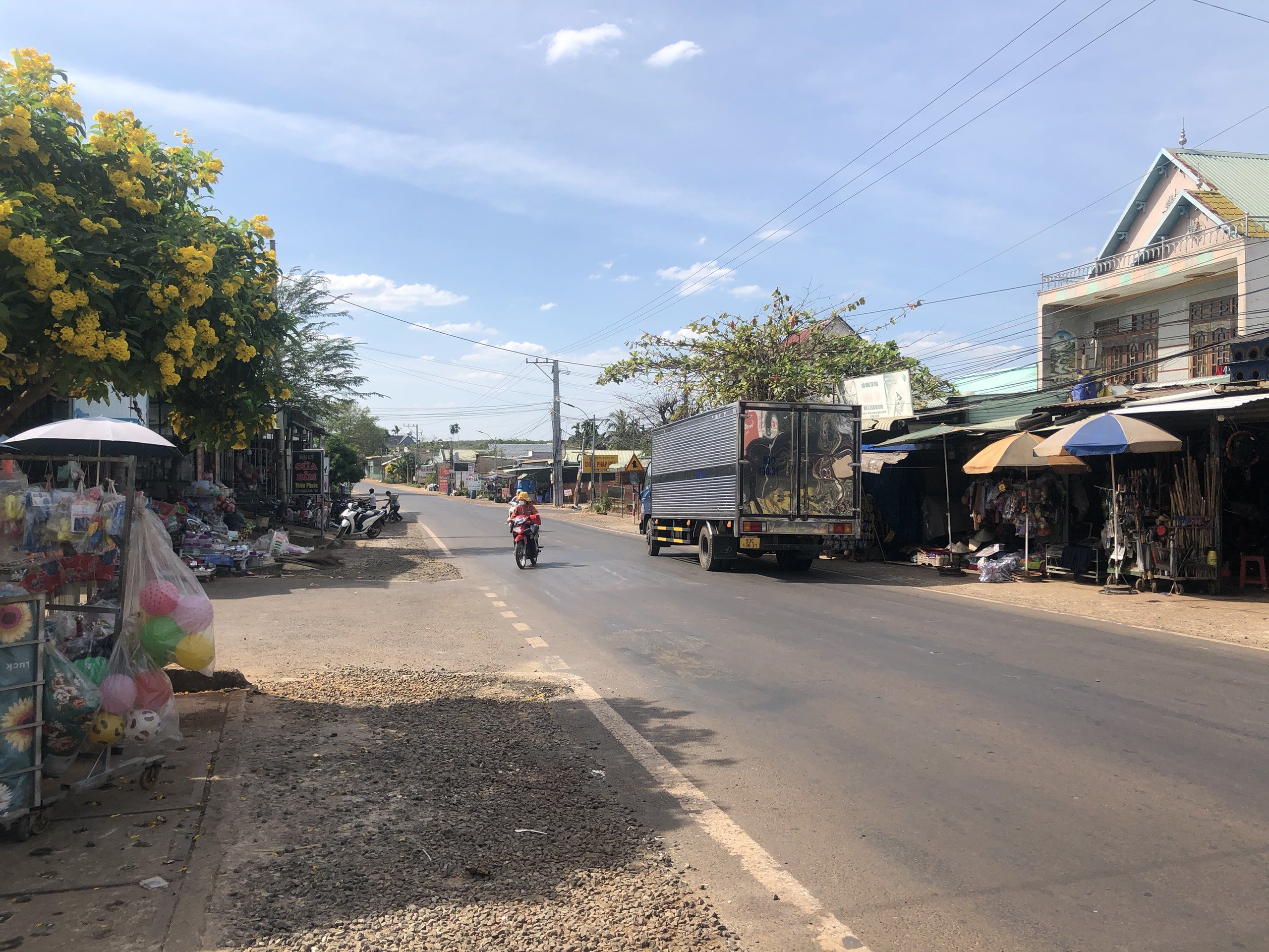 Cần bán đất Bình Phước đường thông ra KCN gần chợ 250trieu