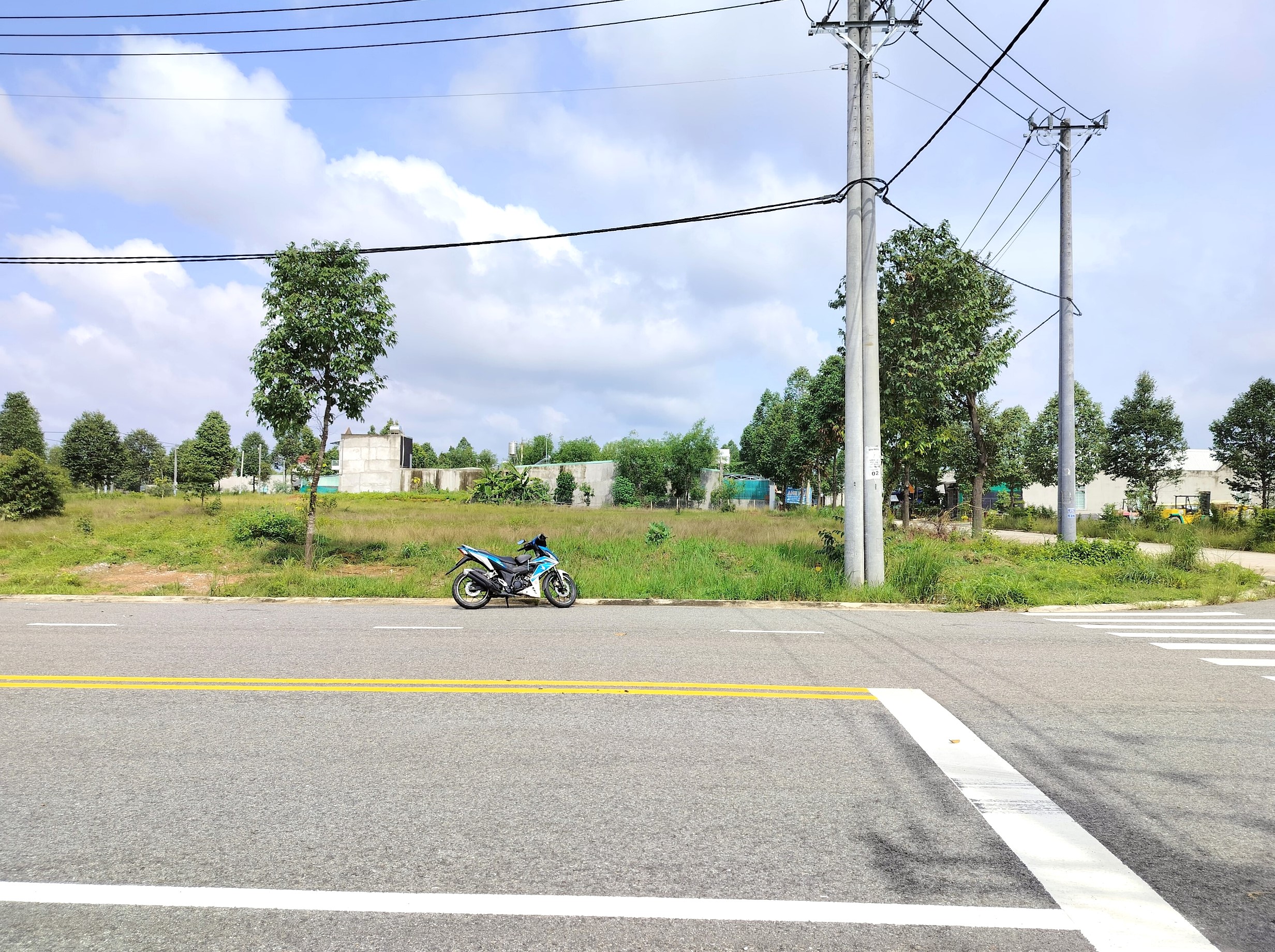 Kẹt tiền bán nhanh 1.209m2 đất ở ngay chợ khu dân cư đông