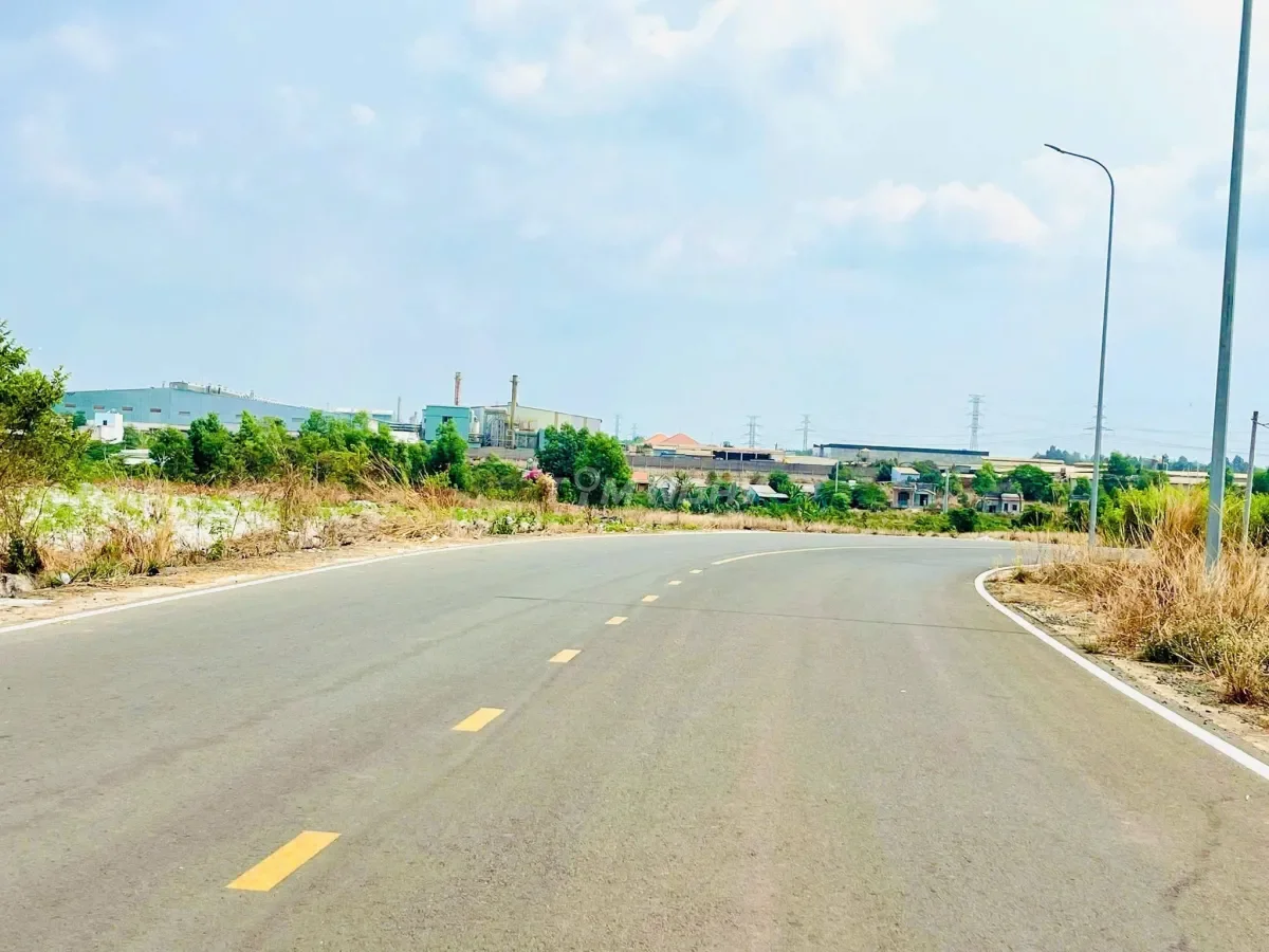 Bán đất chính chủ 1.550m2 thổ cư 200m2, giá ngộp, dân đông, sát nhựa 32m
