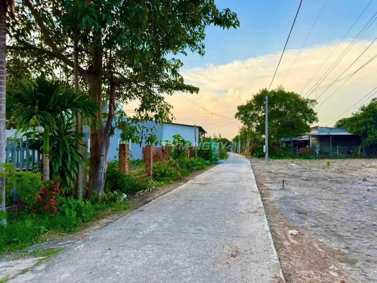 Đất Bình Phước ngay trung tâm Thành Phố, 300m có trung tâm thương mại lớn