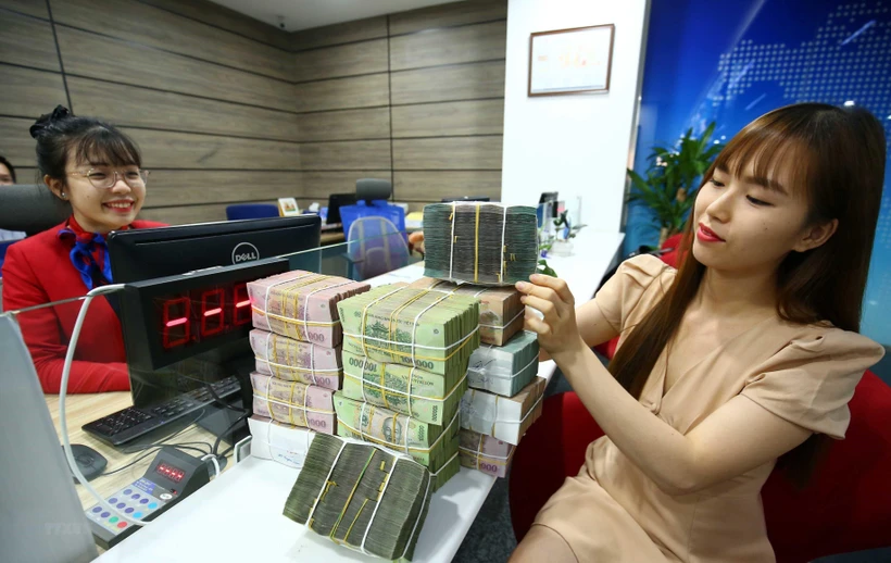 Ngân hàng tiếp tục giảm lãi suất huy động, kỳ hạn thấp nhất còn 2,4%